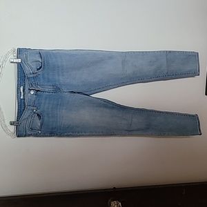 Women's Levi's 711 skinny size 32 light wash jeans